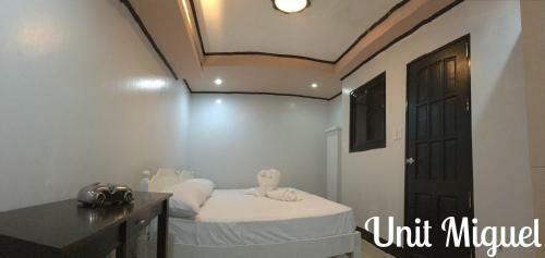 Hostal La Famille