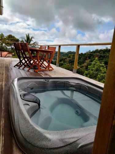 Maison Cr�ole En Bois Avec Jacuzzi