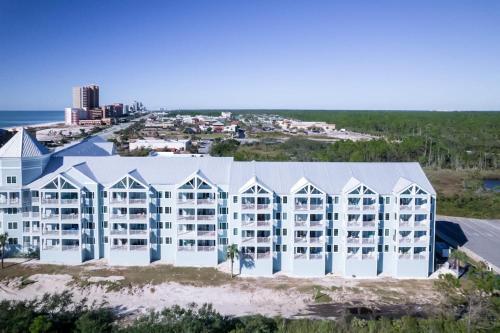Immaculate Condo Prime Orange Beach Location With Spectacular Views