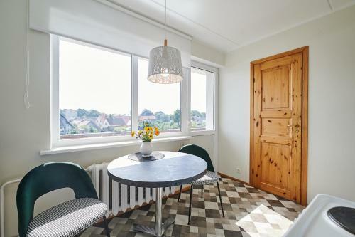 Freshly Renovated Family Apartment