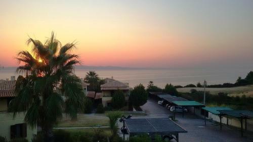 Afitos Holiday Home