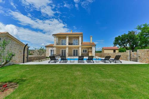 Luxury Stone Villa Banovi With Pool