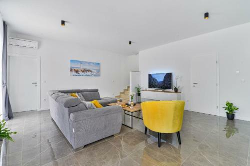 Luxury Stone Villa Banovi With Pool