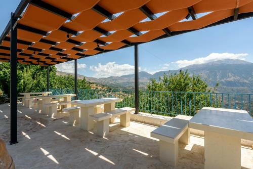 Minos Country Living Apartments