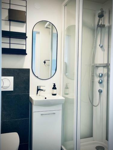 Central And Cosy Studio Apartment With Free Parking