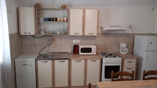 Holiday Home In Vinisce 31084