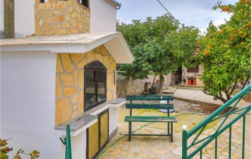 Stunning Apartment In Vinisce With 2 Bedrooms