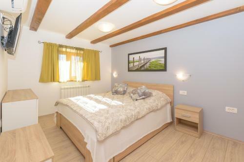 Spacious Holiday Home Guran