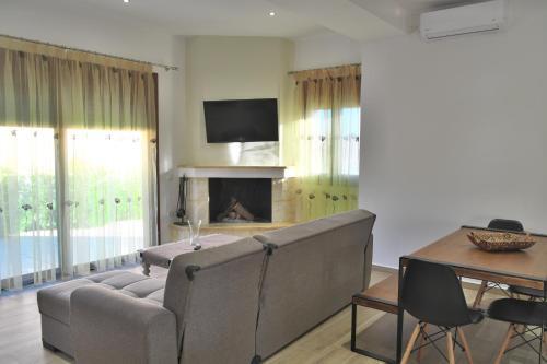 Villa Estrella ( Modern New Building Pool House)