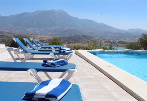 Villa Las Alondras Stunning Lake Views