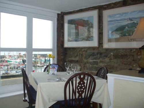 Hostal The Smugglers Restaurant With Rooms