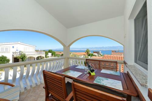 Apartmani Laura Vir