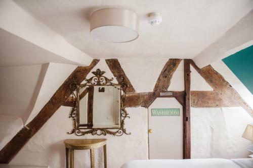 Hostal Drapers Hall Restaurant & Boutique Rooms