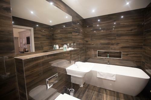 Hostal Channels Lodge