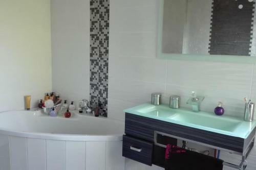 Maison � La Campagne Pr�s de La Ville
