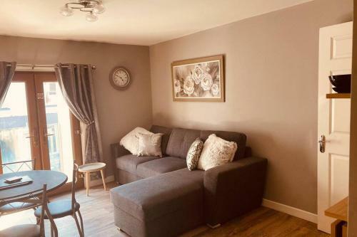 Luxurious 2-bed Town Centre Apartment