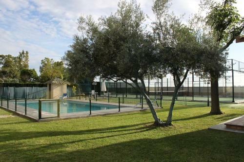 Luxurious Villa. Pr�vate Pool, Padel Court. Subway