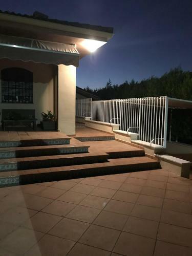 Luxurious Villa. Pr�vate Pool, Padel Court. Subway
