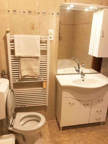 Holiday Home In Balatonalmadi 38980