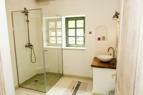 Henye Holiday Homes