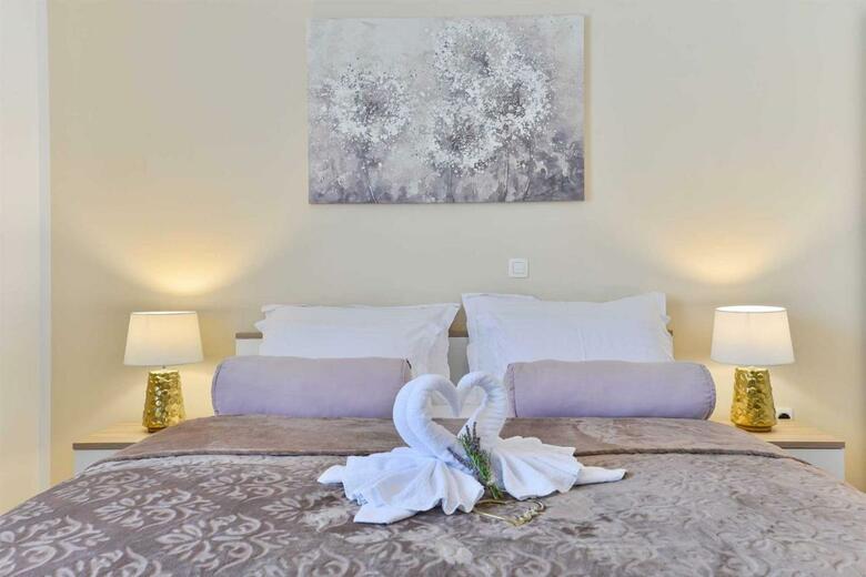 4* Villa First Hill With Heated Pool, Zaton