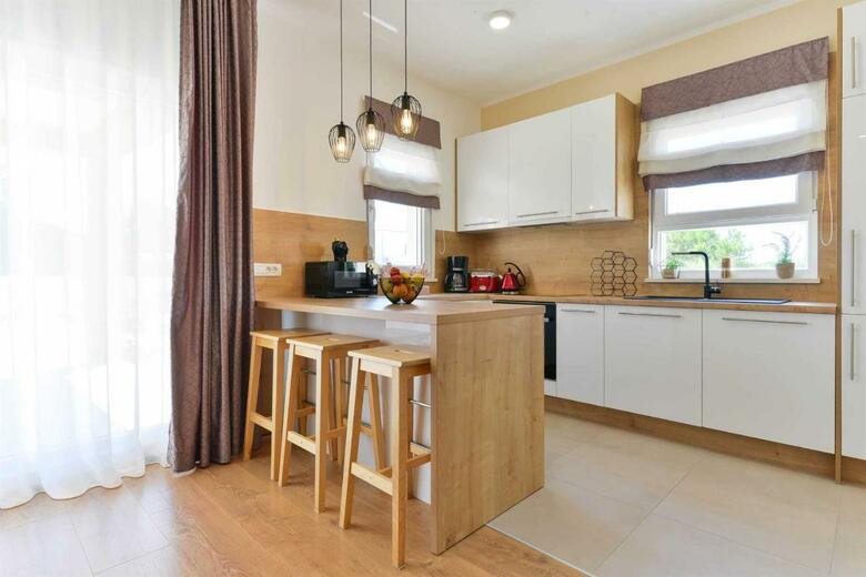 4* Villa First Hill With Heated Pool, Zaton