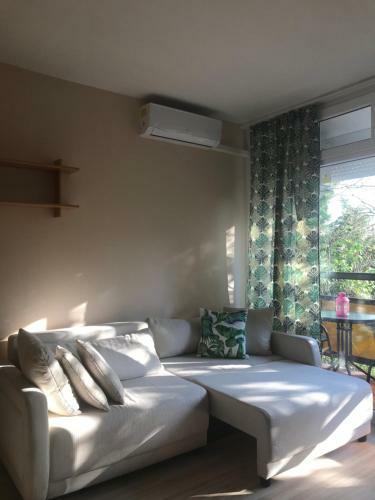 Apartamento Adrian's Home