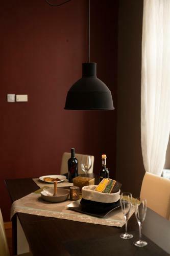 Elegant Art City Apartment