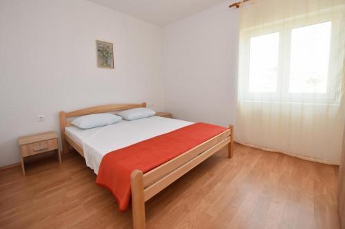 Apartments With A Parking Space Zubovici, Pag - 15342