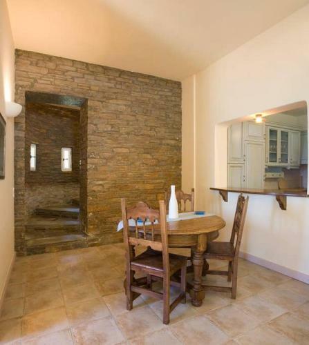 Villa Sun-rock House By The Sea