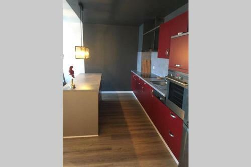 Apartamento Modern 4 Beds In Convenient Location, Free Parking