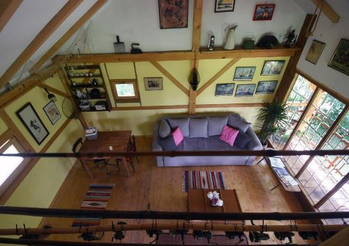 Lodge Treehouse Resnice -mre?nica