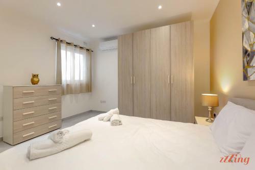 Apartamento Seafront Penthouse W Unobstructed Sea Views