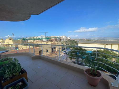 Modern 1 Bedroom Sea View Apartment