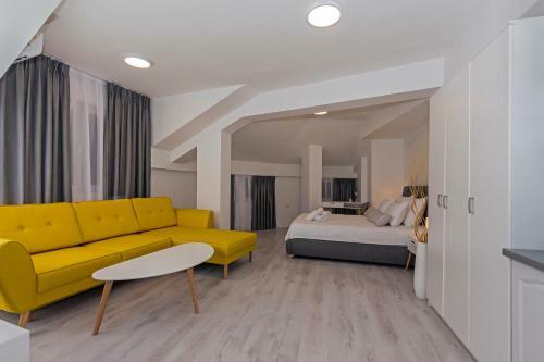 Casa Di Vall City Apartments