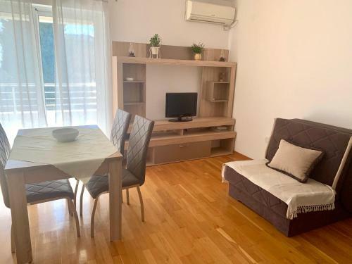 Sunday Apartment Petrovac