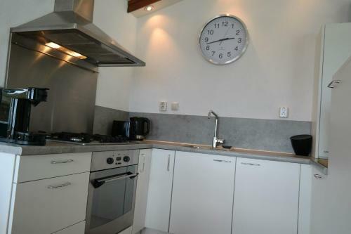 "heleen" 6 Pers, Lauwersmeer Waterfront, Full Equipped And Modern