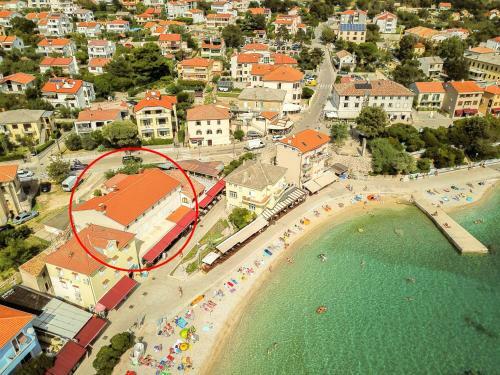 Apartment Bojan With Terrace And Sea View