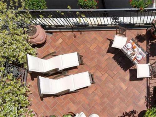 Hostal Residenza Del Duca Rooms & Apartments