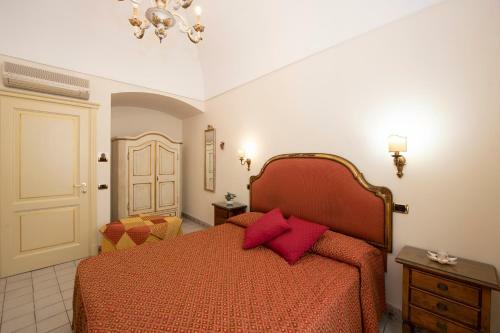 Hostal Residenza Del Duca Rooms & Apartments