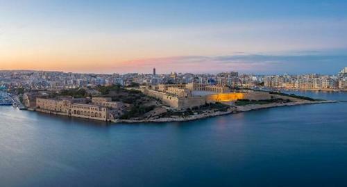 Valletta Central Sea View,budget Apartment