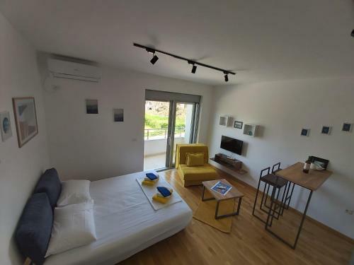 Gina & Nia Apartments
