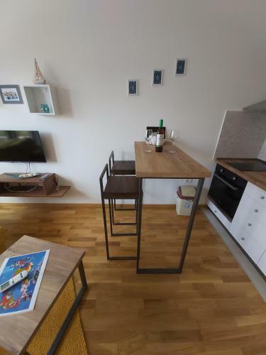 Gina & Nia Apartments