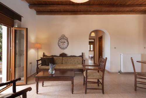 Villa Koules Estate, Simplicity & Natural!