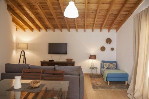 �gua de Alto Terrace House