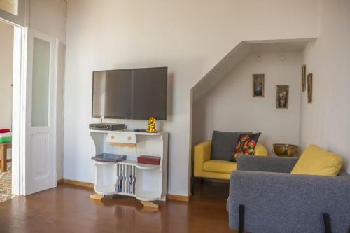 �gua de Alto Main House