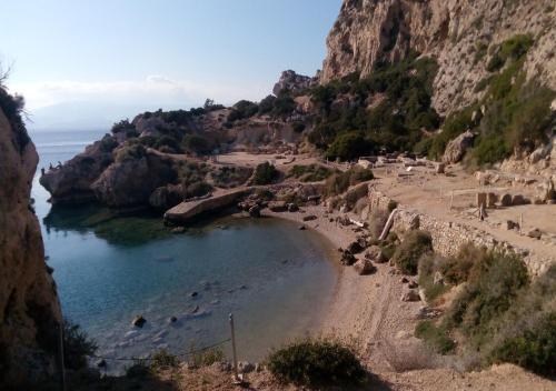 Cozy Maisonette With Unique Views In Ancient Corinth