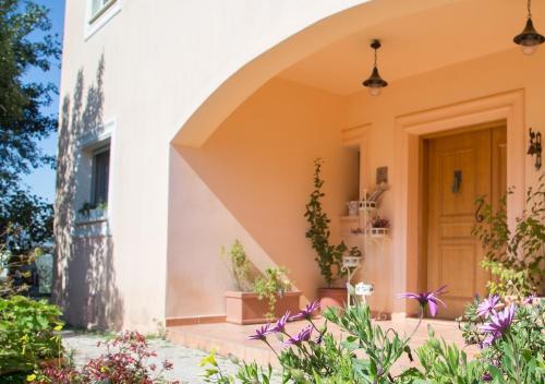 Cozy Maisonette With Unique Views In Ancient Corinth