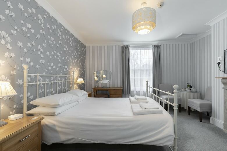 Hostal The Abbey
