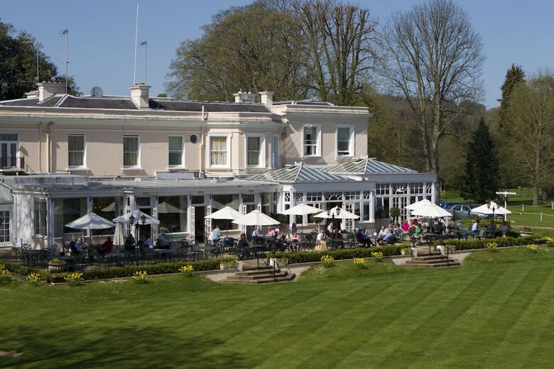 Hotel Phyllis Court Club